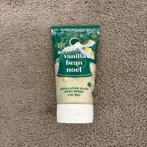 Bath & Body Works Vanilla Bean Noel Exfoliating Glow Body Scrub